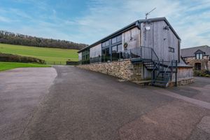 side elevation- click for photo gallery